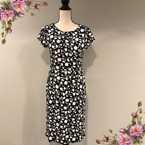 Beautiful floral knee length short sleeve dress